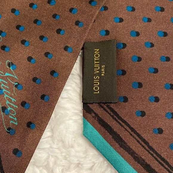 SALE❗️New Authentic Louis Vuitton Bandeau❗️ - Picture 3 of 3